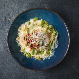 Fettuccine Alfredo Pesto & Kuru Domates